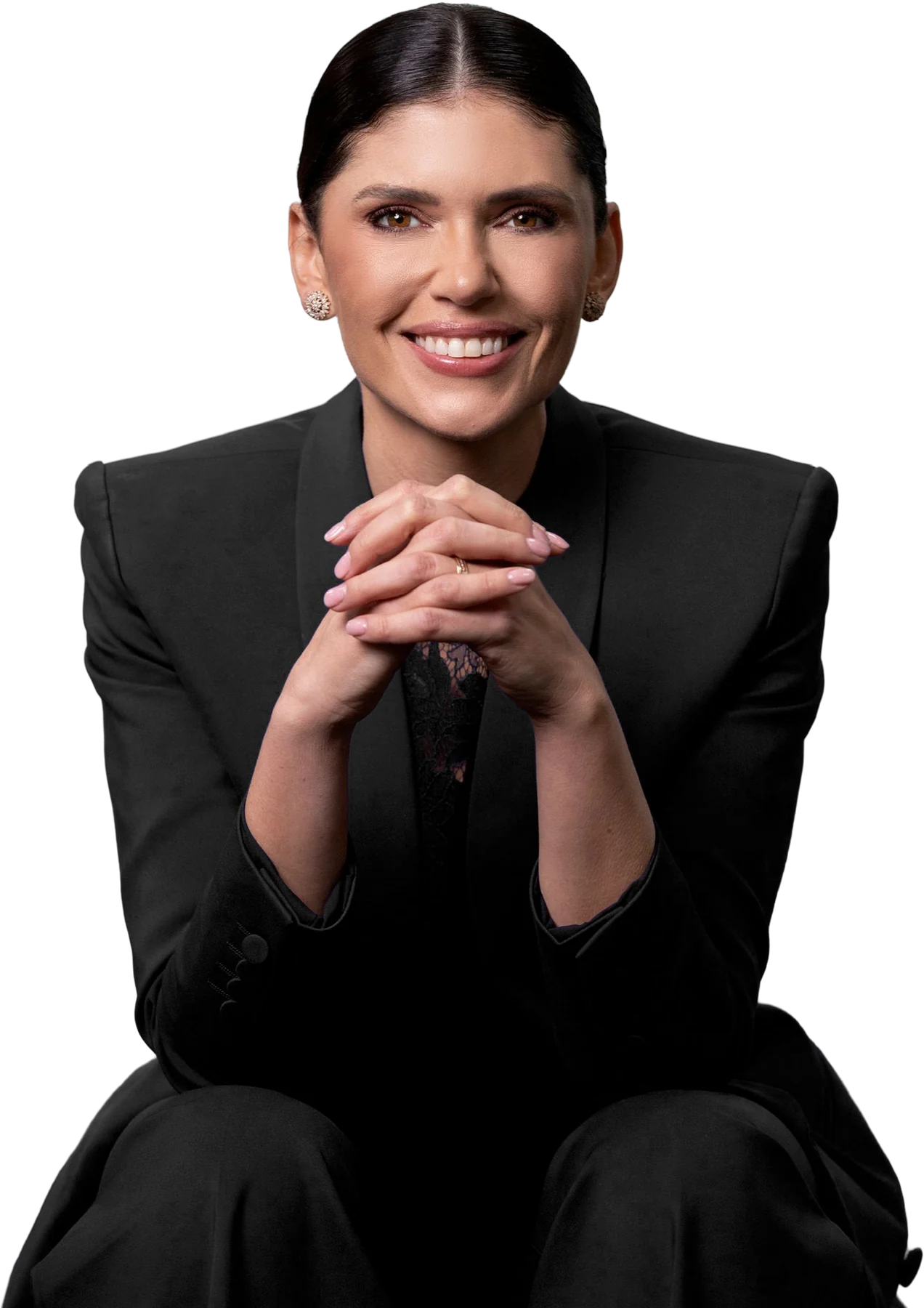 Carol Santos de terno preto